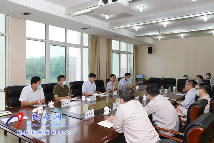 縣委書記張團結(jié)深入企業(yè)開展“萬人助萬企”活動 縣委書記張團結(jié)深入企業(yè)開展“萬人助萬企”活動