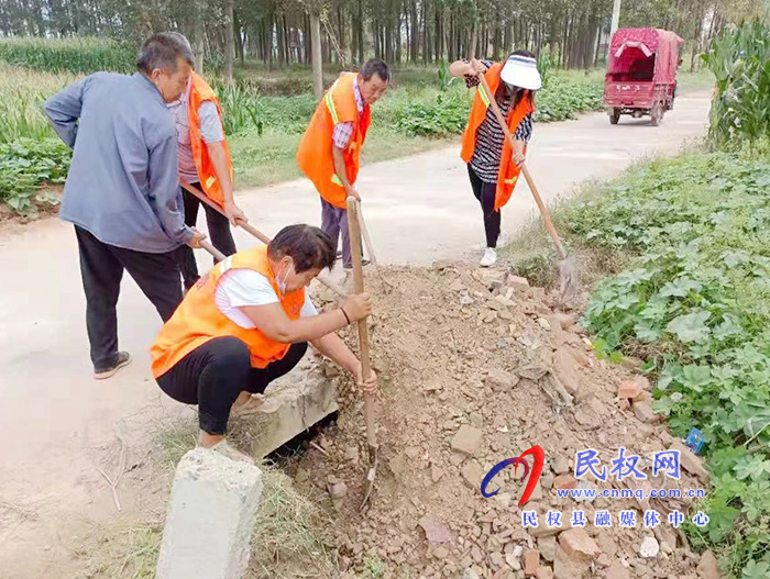 王橋鎮(zhèn):全力以赴防汛保暢通 王橋鎮(zhèn):全力以赴防汛保暢通