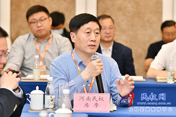 縣委常委、副縣長房季帶隊深入到抖音電商上?？偛亢桶⒗锇桶吞詫毴蛸徍贾菘偛窟M行招商活動