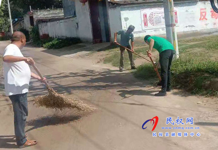 王橋鎮(zhèn):扎實(shí)開展人居環(huán)境整治 讓房前屋后“靚”起來 王橋鎮(zhèn):扎實(shí)開展人居環(huán)境整治 讓房前屋后“靚”起來