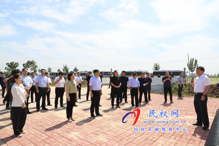 我縣開展2021年上半年鄉(xiāng)鎮(zhèn)(街道)重點工作巡查觀摩活動 我縣開展2021年上半年鄉(xiāng)鎮(zhèn)(街道)重點工作巡查觀摩活動
