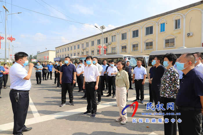 我縣開展2021年上半年鄉(xiāng)鎮(zhèn)(街道)重點工作巡查觀摩活動 我縣開展2021年上半年鄉(xiāng)鎮(zhèn)(街道)重點工作巡查觀摩活動