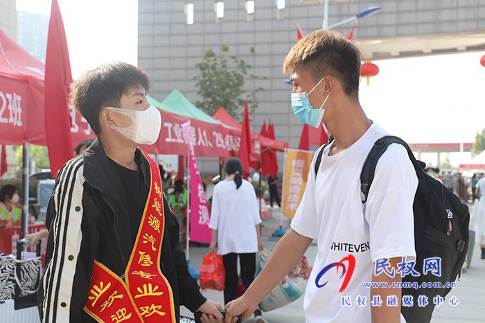 民權(quán)縣職教中心:校企合作惠民生 高薪就業(yè)拿文憑 民權(quán)縣職教中心:校企合作惠民生 高薪就業(yè)拿文憑