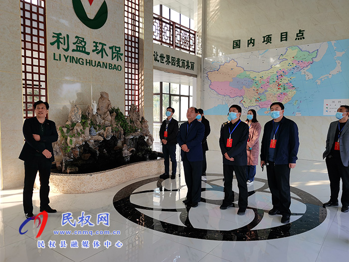 縣人大常委會組織人大代表對全縣科技創(chuàng)新平臺建設情況進行專題調研