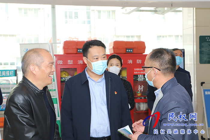 縣委常委、組織部長(zhǎng)王義彬檢查指導(dǎo)全國(guó)文明城市創(chuàng)建工作