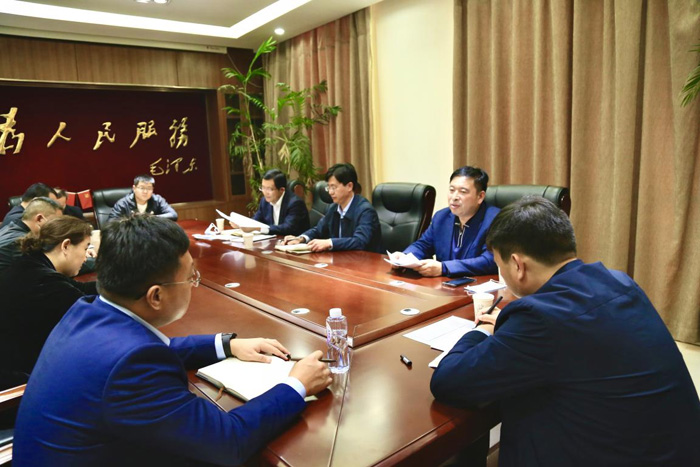 縣“萬人助萬企”活動辦公室召開工作推進(jìn)會