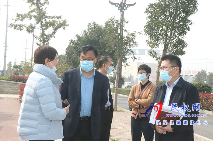 縣委常委、宣傳部長、副縣長畢道喜暗訪督導全國文明城市創(chuàng)建工作