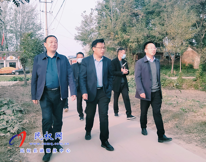 縣委常委、宣傳部長、副縣長畢道喜督導(dǎo)軟弱渙散村黨組織整頓工作
