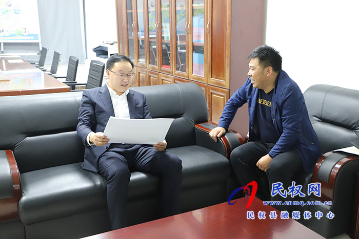 縣委副書記栗團結(jié)開展“萬人助萬企”活動