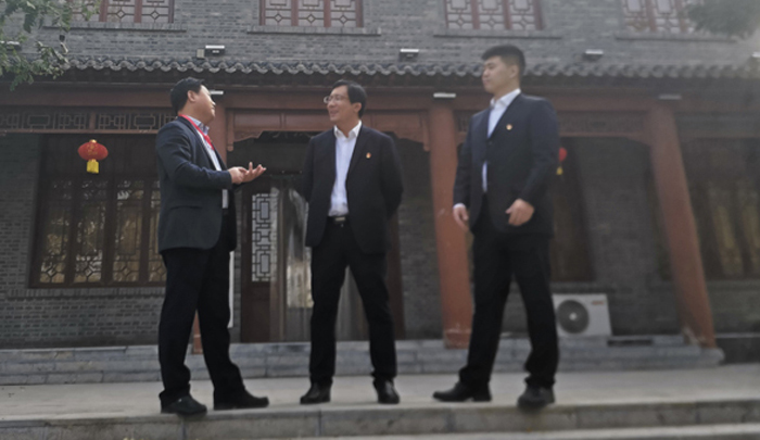  縣委常委、統(tǒng)戰(zhàn)部長李君督導全國文明城市創(chuàng)建工作