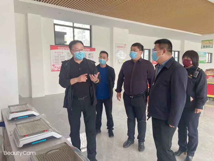 縣委副書記栗團結暗訪全國文明城市創(chuàng)建工作