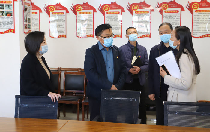縣委常委、宣傳部長、副縣長畢道喜查看疫情防控工作
