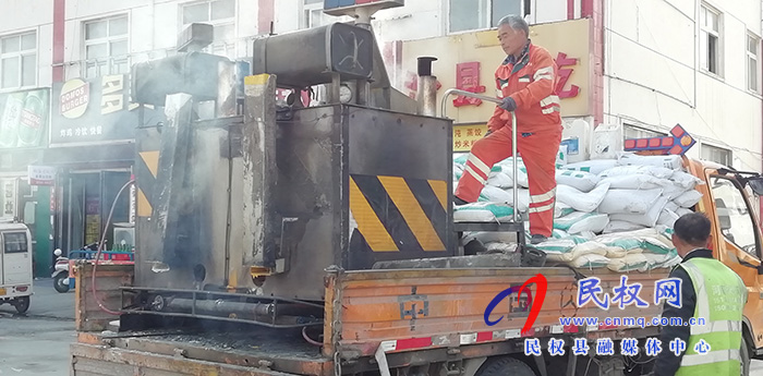 施劃道路標線 規(guī)范交通秩序