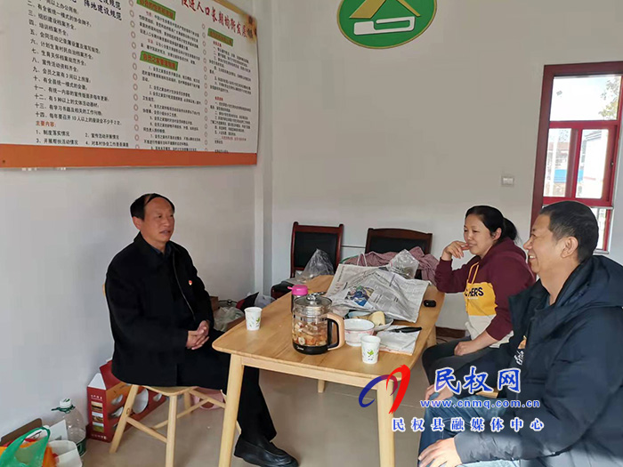 縣總工會(huì)主席瞿志君到白云寺鎮(zhèn)看望駐村幫扶干部