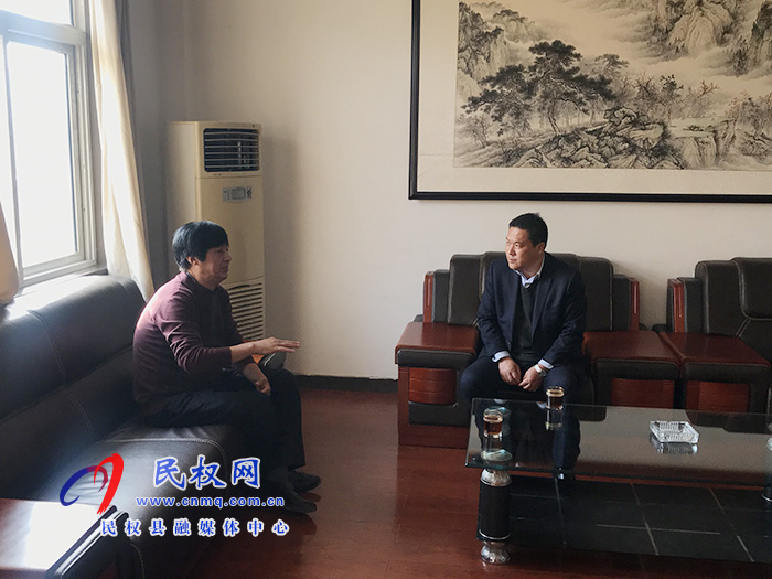 縣委常委、縣委辦公室主任吳杰深入企業(yè)開(kāi)展“萬(wàn)人助萬(wàn)企”活動(dòng)