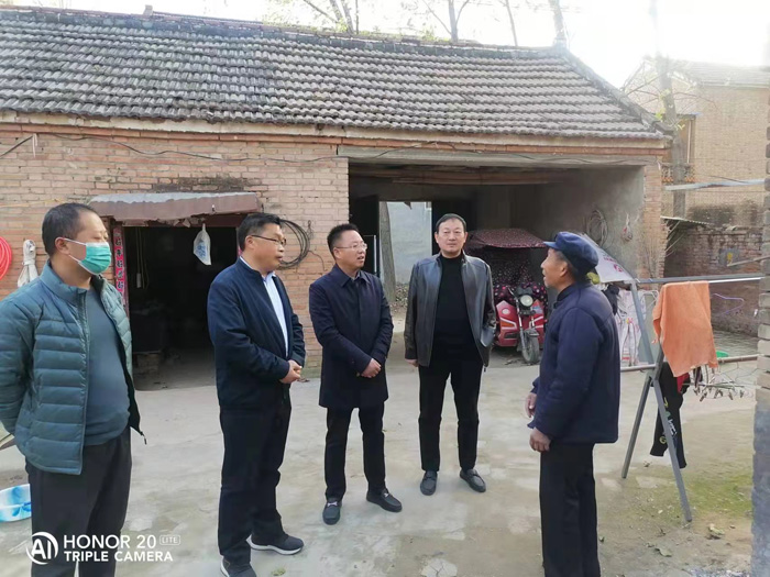 縣委常委、宣傳部長、副縣長畢道喜到王橋鎮(zhèn)督導鞏固脫貧攻堅成果后評估和軟弱渙散村黨組織整頓工作