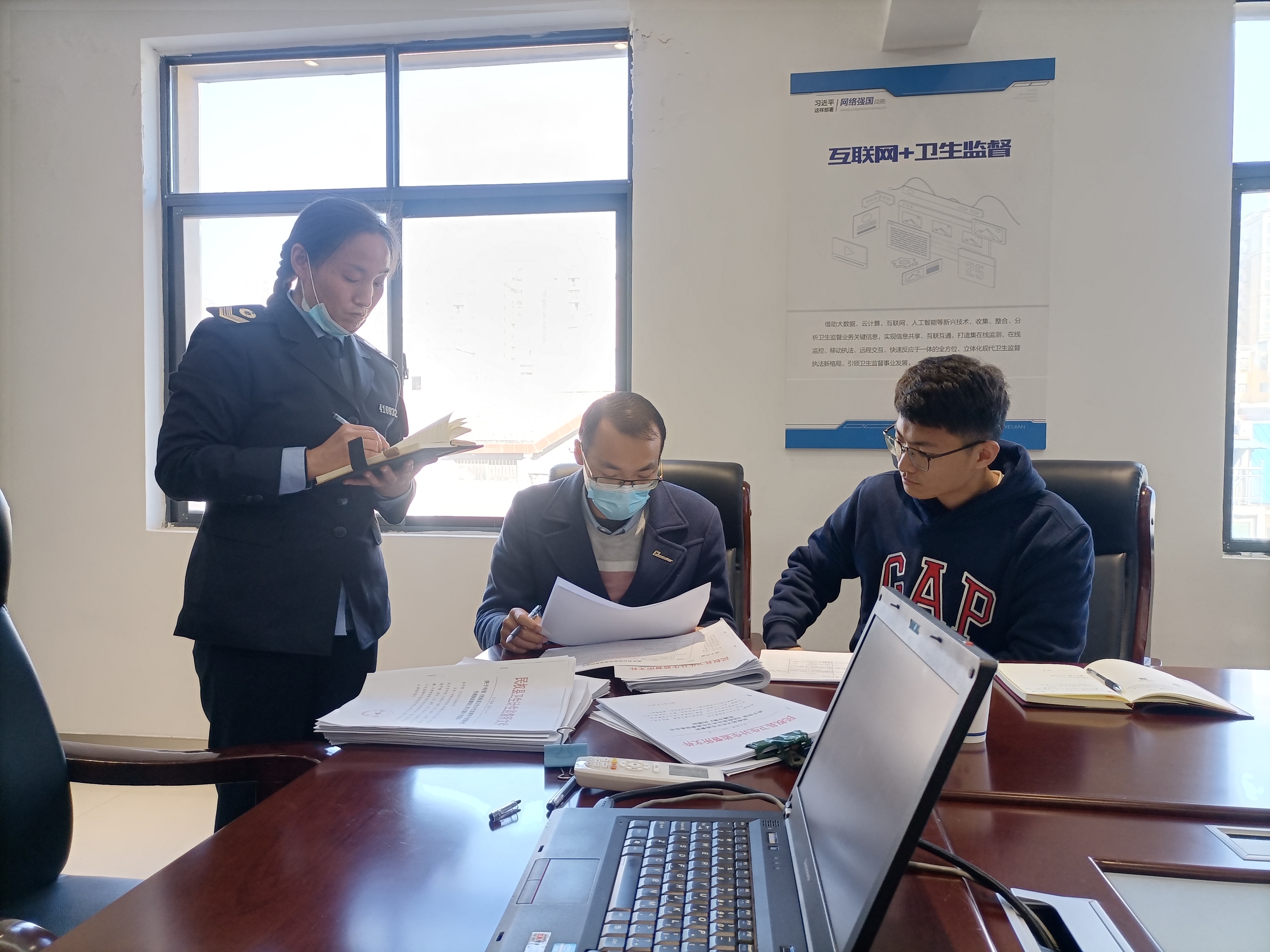 商丘市司法局副局長楊欽永到民權(quán)調(diào)研指導(dǎo)法治政府示范縣服務(wù)型執(zhí)法示范點(diǎn)創(chuàng)建工作