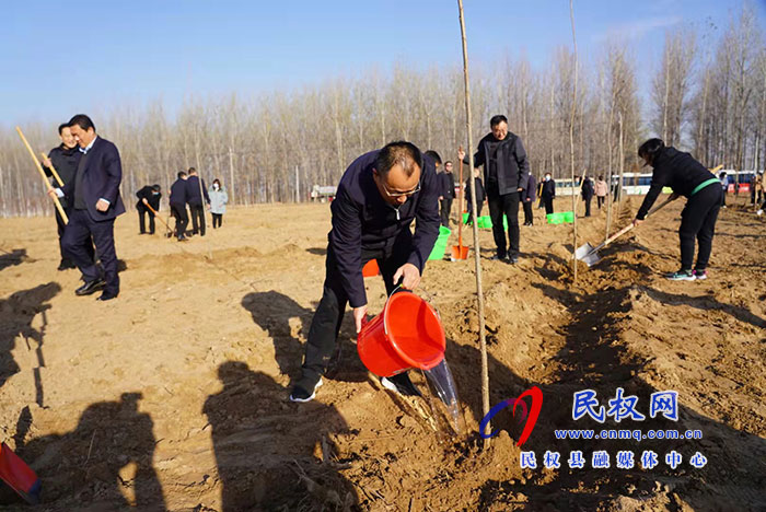 我縣組織開展冬季義務植樹活動