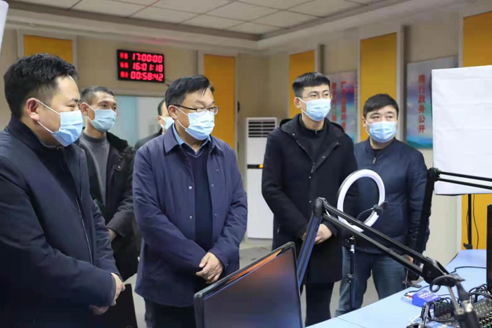 縣委常委、宣傳部長、副縣長畢道喜深入到縣融媒體中心調(diào)研