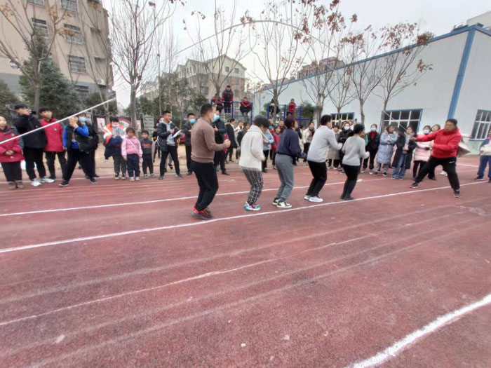 慶“元旦”民權(quán)南華學(xué)校舉行教職工趣味運(yùn)動(dòng)會(huì)