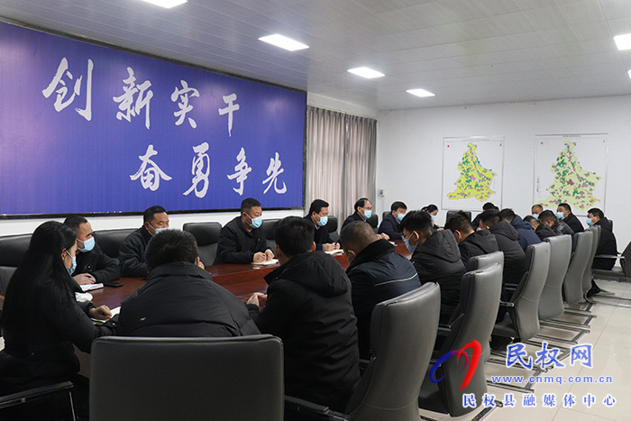 縣領(lǐng)導(dǎo)吳杰、王雪山到野崗鎮(zhèn)督導(dǎo)疫情防控工作