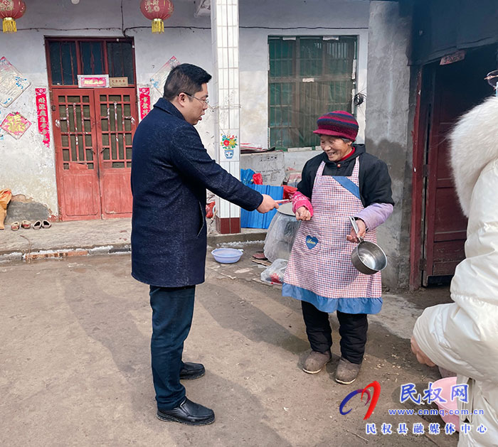 團委、婦聯(lián)節(jié)前慰問老黨員，春節(jié)情暖群眾心