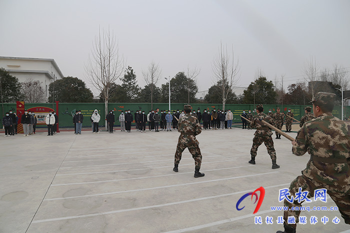 民權(quán)縣人武部召開(kāi)2022年大學(xué)生征兵集體座談會(huì)