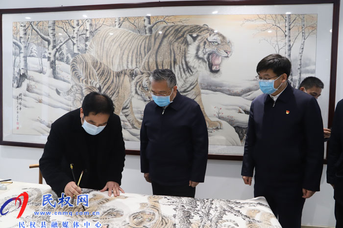 市委書記李國勝蒞民調(diào)研文化產(chǎn)業(yè)發(fā)展和慰問駐村工作隊員