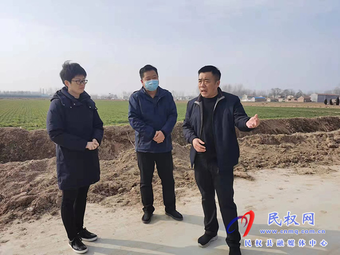 副縣長(zhǎng)王碩調(diào)研高標(biāo)準(zhǔn)農(nóng)田建設(shè)和國(guó)土綠化工作