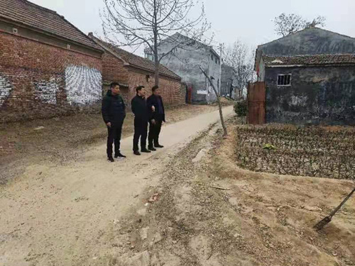縣委常委、統(tǒng)戰(zhàn)部長李君督導人居環(huán)境整治工作