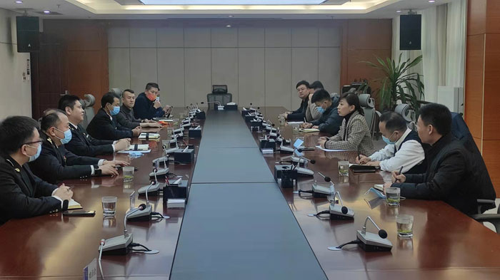 縣委常委、副縣長于茜到新鄭海關(guān)學(xué)習(xí)調(diào)研