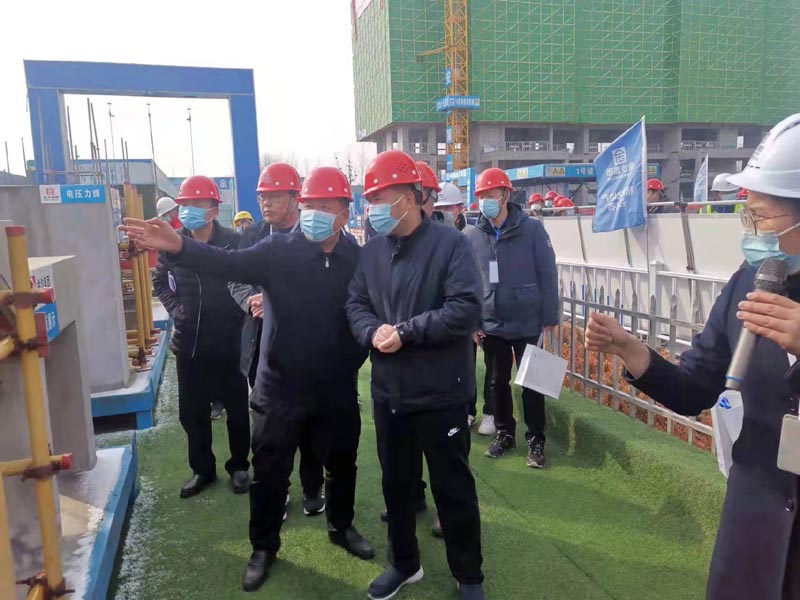 縣住建局組織召開2022年全縣建設(shè)工程質(zhì)量、安全、揚(yáng)塵防控暨標(biāo)準(zhǔn)化工地現(xiàn)場(chǎng)觀摩會(huì)