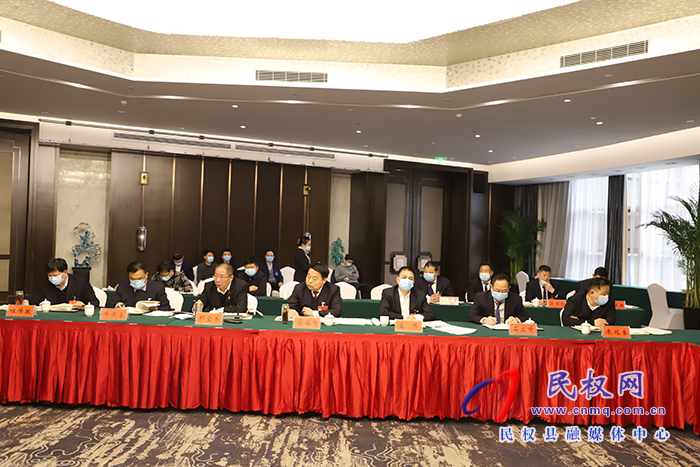 我縣代表團認真審議市人大常委會工作報告和法檢“兩院”工作報告