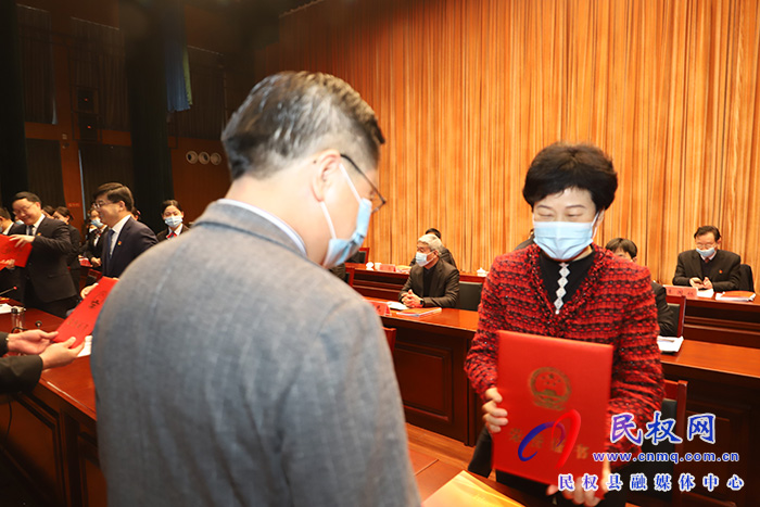 縣委經(jīng)濟(jì)工作會(huì)議暨全縣三級(jí)干部大會(huì)召開(kāi)