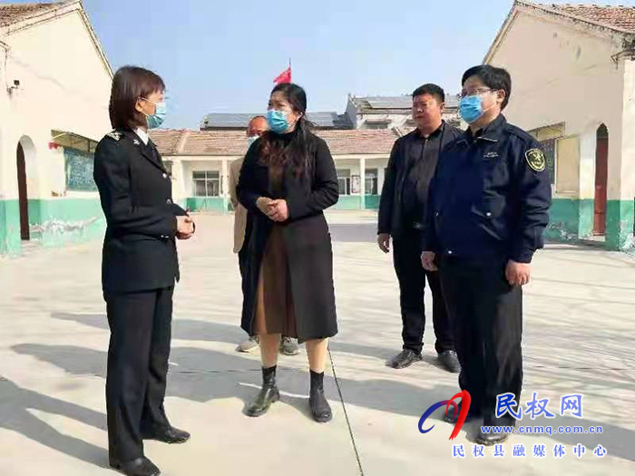 縣委常委、副縣長于茜來到花園鄉(xiāng)參加植樹活動