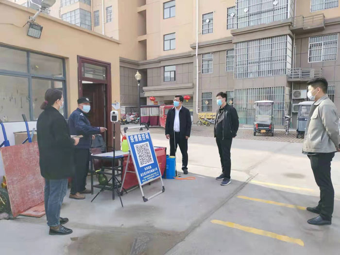 縣委常委、統(tǒng)戰(zhàn)部長、南華街道黨工委書記李君督導檢查疫情防控工作