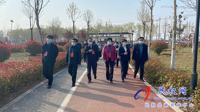 縣人大代表、政協(xié)委員視察創(chuàng)建全國(guó)文明城市工作開展情況