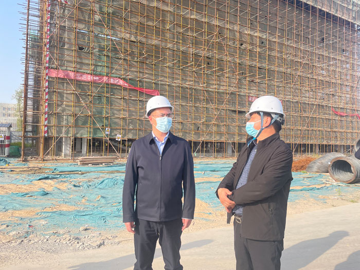 縣委常委、常務(wù)副縣長王景義查看重點項目建設(shè)進展情況