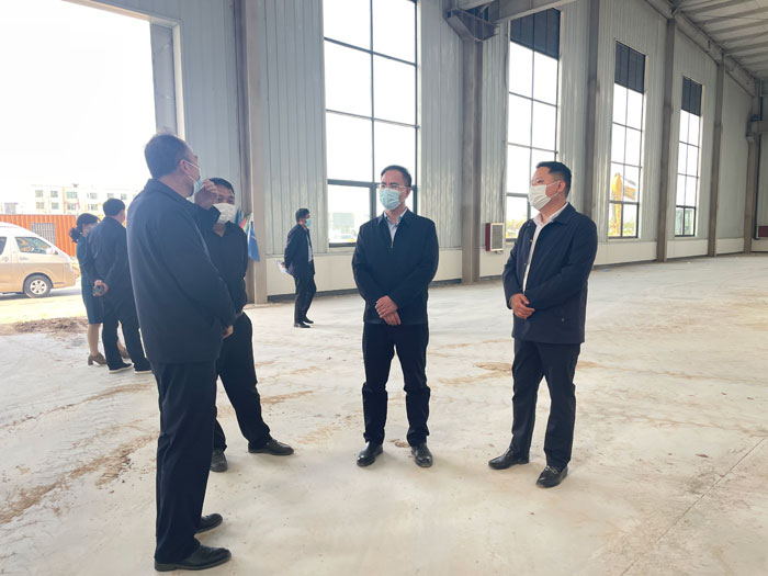 縣委常委、常務(wù)副縣長王景義查看重點項目建設(shè)進展情況