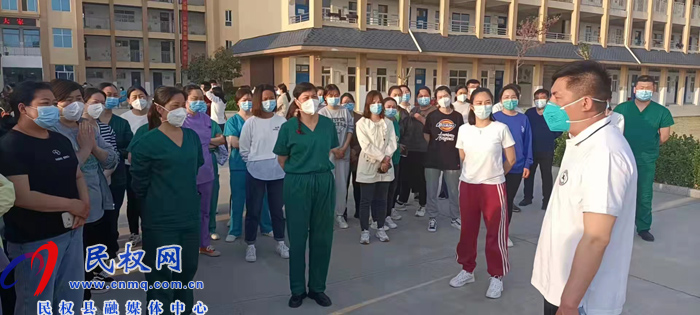 民權(quán)縣衛(wèi)健委機(jī)關(guān)黨委書記、黨組成員、副主任孫濤到永城市慰問民權(quán)縣支援永城核酸采樣隊(duì)人員