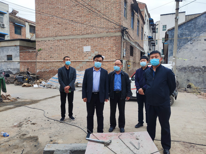 縣委常委、宣傳部長、副縣長畢道喜調(diào)研城區(qū)公廁建設(shè)項目情況
