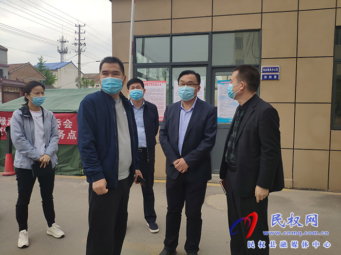 縣委常委、宣傳部長、副縣長畢道喜督導城區(qū)飛線治理和老舊小區(qū)、背街小巷改造工作
