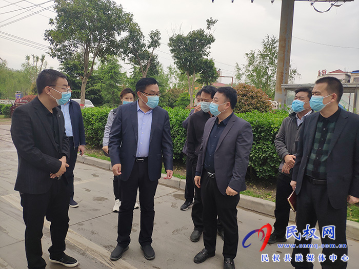 縣委常委、宣傳部長、副縣長畢道喜督導城區(qū)飛線治理和老舊小區(qū)、背街小巷改造工作