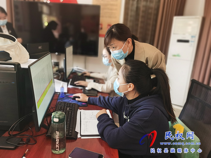 縣委常委、副縣長(zhǎng)于茜深入莊子鎮(zhèn)暗訪督導(dǎo)疫情防控工作