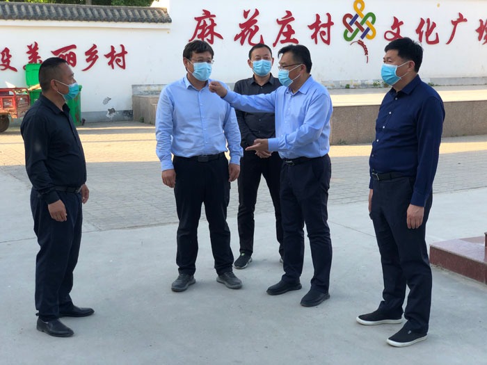 縣委常委、宣傳部長(zhǎng)、副縣長(zhǎng)畢道喜到王橋鎮(zhèn)督導(dǎo)疫情防控工作