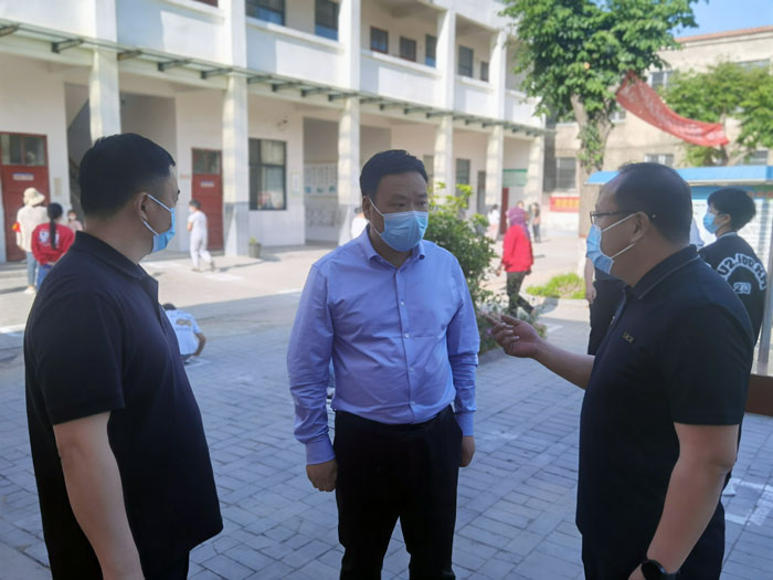 副縣長李衛(wèi)政到胡集鄉(xiāng)督導疫情防控和核酸檢測工作