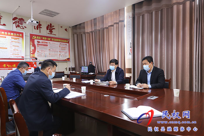縣委書記張團結(jié)調(diào)研督導(dǎo)疫情防控工作
