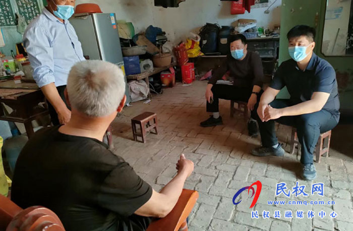 縣人大常委會(huì)副主任李新軍督導(dǎo)脫貧攻堅(jiān)成果同鄉(xiāng)村振興有效銜接、疫情防控工作