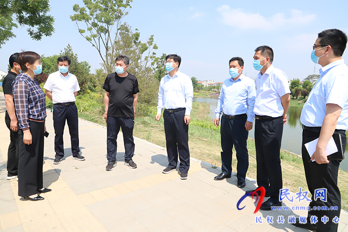 縣委書記張團結(jié)調(diào)研城市基礎(chǔ)建設(shè)工作