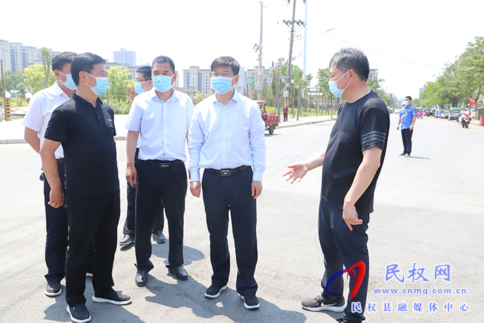 縣委書記張團結(jié)調(diào)研城市基礎(chǔ)建設(shè)工作